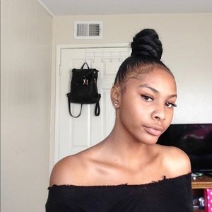 Meet your Posher, Kayla